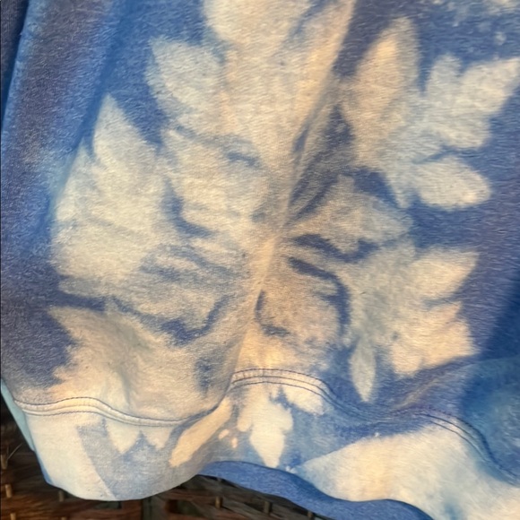 Baby it’s Cold Outside Graphic Women's Sweatshirt - Picture 5 of 6